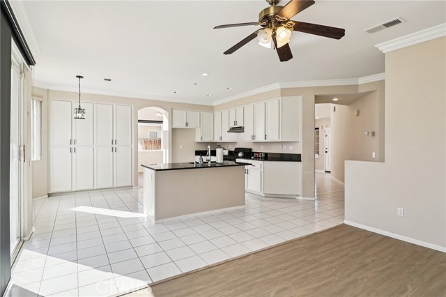 Detail Gallery Image 20 of 47 For 5667 Dartmoor Cir, Oceanside,  CA 92057 - 4 Beds | 3 Baths