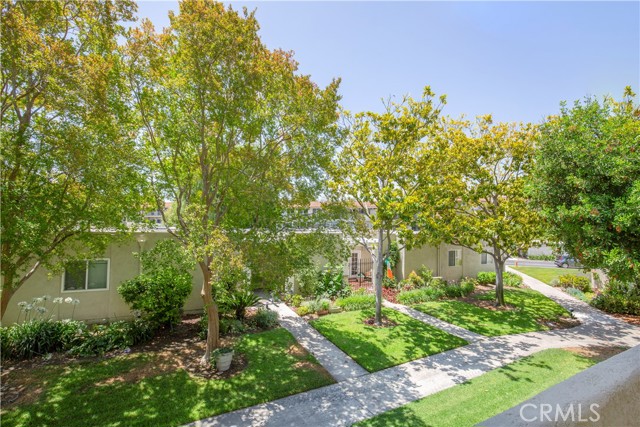 2164 Via Mariposa E, Laguna Woods CA: https://media.crmls.org/medias/c278cc56-b7a2-442a-9d3b-837f0e402a96.jpg