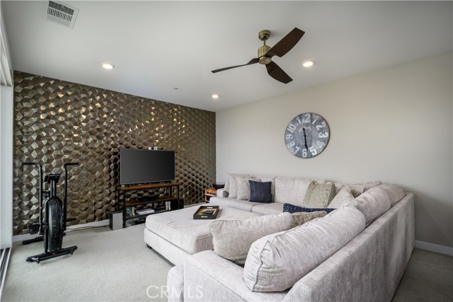 Detail Gallery Image 34 of 47 For 413 Transport, Tustin,  CA 92782 - 4 Beds | 4 Baths