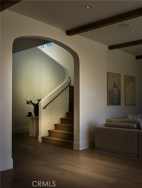 Detail Gallery Image 11 of 50 For 4748 Noble Ave, Sherman Oaks,  CA 91403 - 5 Beds | 5/1 Baths