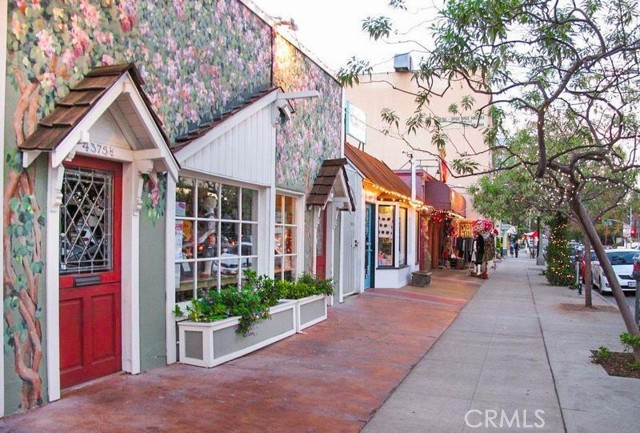 11100 Acama Street, Studio City CA: https://media.crmls.org/medias/c27b93fd-18c3-447a-9f35-233d68d1f028.jpg