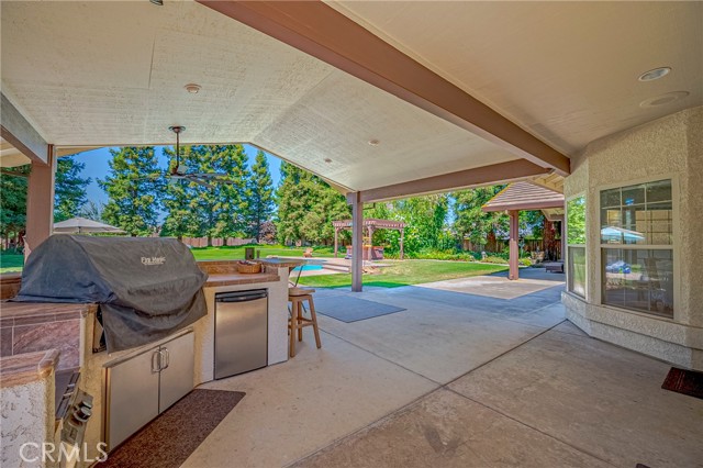 2663 Fallbrook Drive, Merced CA: https://media.crmls.org/medias/c27bdff6-b5ce-4a06-8482-b00f410e50f3.jpg