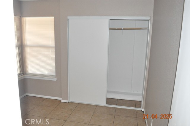 15063 Dakota Street, Victorville CA: https://media.crmls.org/medias/c27c1c7d-ae88-429d-be67-1ef356d43075.jpg