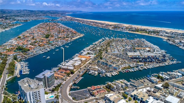 621 Lido Park Drive, Newport Beach CA: https://media.crmls.org/medias/c27c9952-f999-40c9-a62b-72f88b197415.jpg