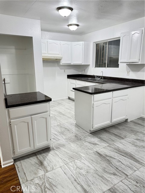 Detail Gallery Image 2 of 14 For 822 E 87th Pl, Los Angeles,  CA 90002 - 3 Beds | 2 Baths