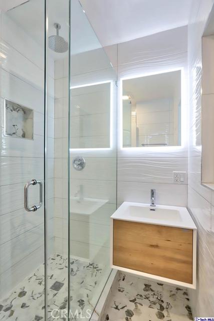 Detail Gallery Image 33 of 45 For 1210 Graynold Ave, Glendale,  CA 91202 - 3 Beds | 2 Baths