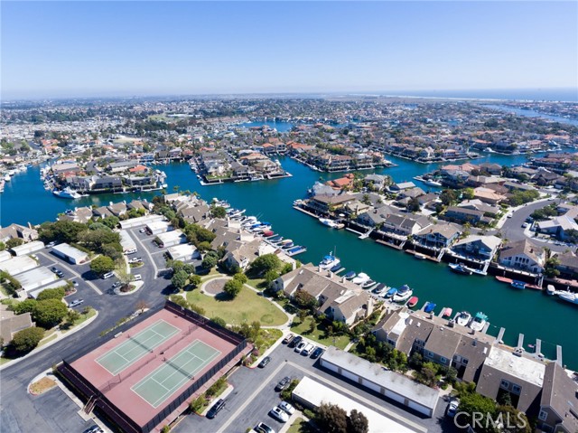 3512 Bravata Drive, Huntington Beach CA: https://media.crmls.org/medias/c27da1b4-0f65-44f9-8c0a-7d7bdf638443.jpg