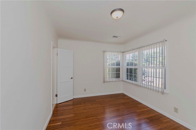 Detail Gallery Image 17 of 52 For 2944 Mayfield Ave, La Crescenta,  CA 91214 - 3 Beds | 2 Baths