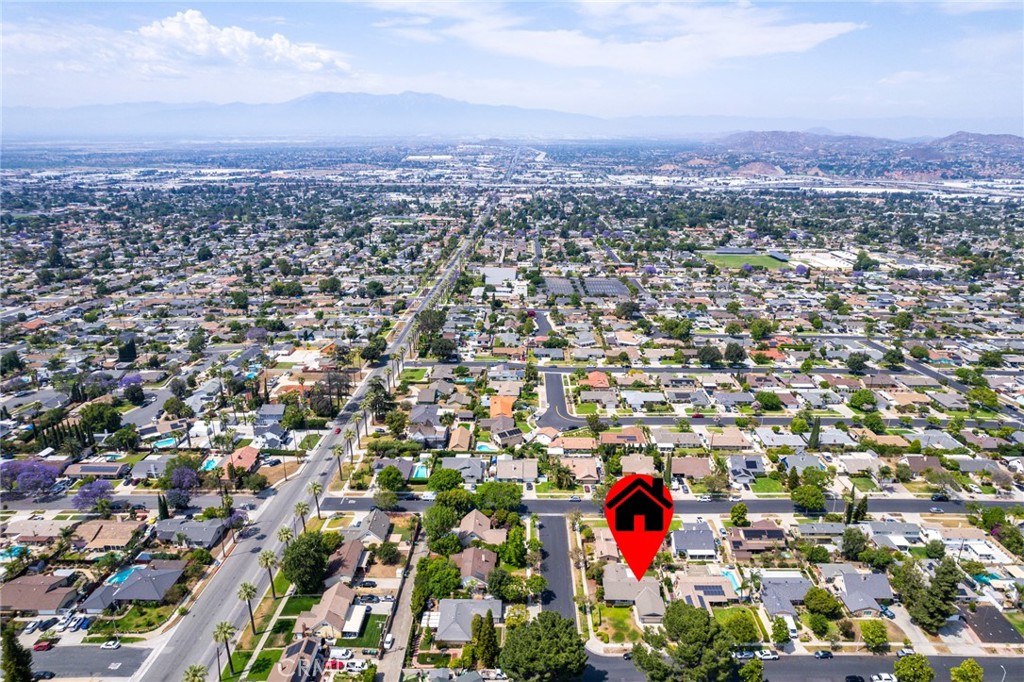 https://media.crmls.org/medias/c27ea583-c962-4b87-a749-774e44ed3b2e.jpg?preset=X-Large