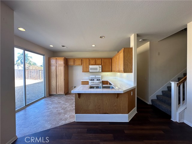 Detail Gallery Image 12 of 70 For 2728 Lancaster Ave, Hemet,  CA 92545 - 6 Beds | 3 Baths