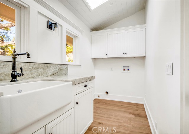 432 Holly Street, Laguna Beach CA: https://media.crmls.org/medias/c27ee8d2-9559-421b-b008-863f994c3dfe.jpg