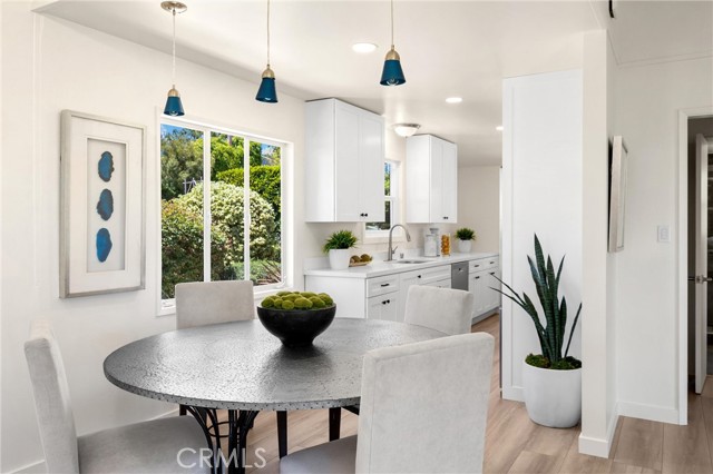 Detail Gallery Image 14 of 70 For 1961 Temple Hills Dr, Laguna Beach,  CA 92651 - 4 Beds | 4 Baths