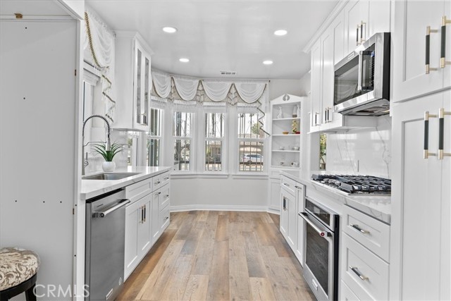 Detail Gallery Image 10 of 30 For 9801 S Hobart Bld, Los Angeles,  CA 90047 - 3 Beds | 2 Baths