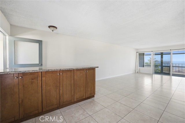 Detail Gallery Image 9 of 53 For 240 Moss St #8,  Laguna Beach,  CA 92651 - 2 Beds | 2 Baths