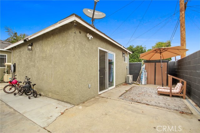 11612 Virginia Avenue, Lynwood CA: https://media.crmls.org/medias/c27fe142-b440-41a9-abe9-da39a04129c9.jpg