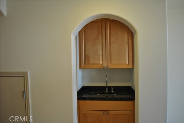 Detail Gallery Image 12 of 25 For 985 N Michillinda Ave #210,  Pasadena,  CA 91107 - 2 Beds | 2/1 Baths