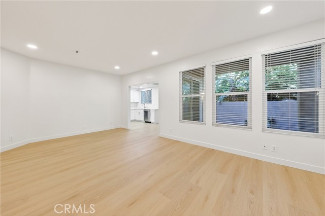 Front Image Thumbnail for CROC25267496