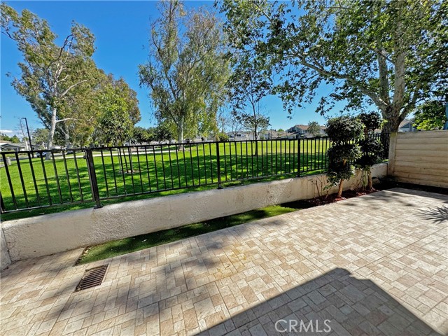 Front Image Thumbnail for CROC26070782