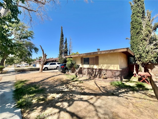 Detail Gallery Image 2 of 23 For 44232 4th St, Lancaster,  CA 93535 - 4 Beds | 2 Baths