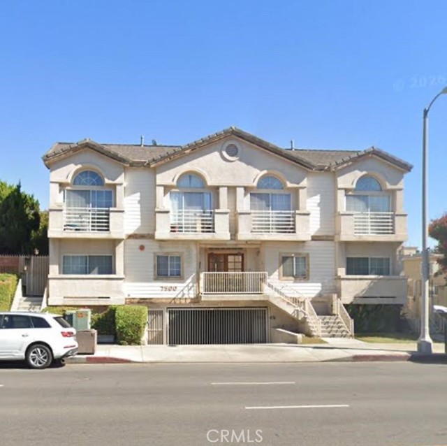 7900 Woodman AVE Unit: 105
