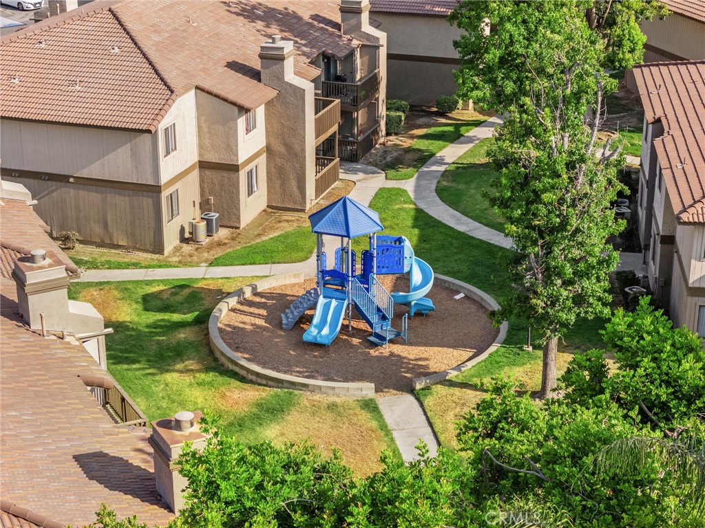 https://media.crmls.org/medias/c2816e69-e0cc-444c-a40b-060891454368.jpg?preset=X-Large