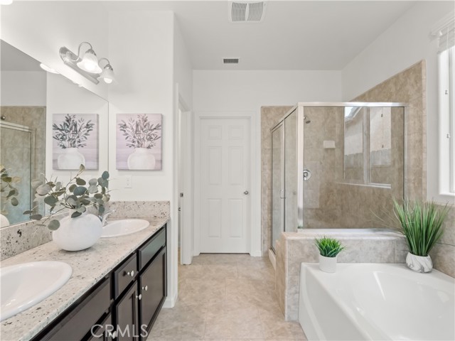 Detail Gallery Image 26 of 40 For 2318 Lombard, Clovis,  CA 93619 - 3 Beds | 2/1 Baths