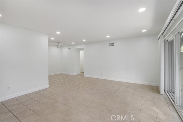 Detail Gallery Image 7 of 44 For 1044 Cabrillo Park #B,  Santa Ana,  CA 92701 - 2 Beds | 1 Baths