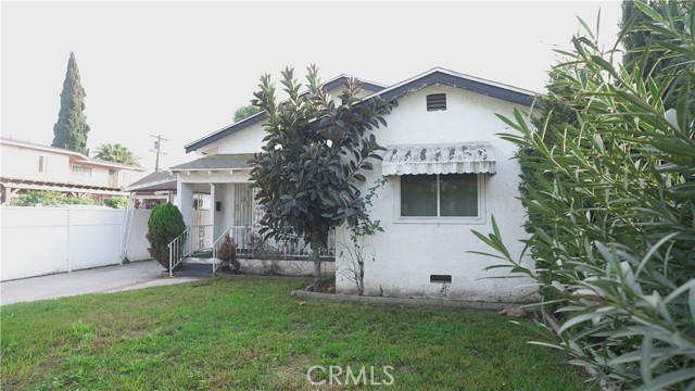 214 E 92nd, Los Angeles CA: https://media.crmls.org/medias/c2824b09-db41-4853-a0c9-c197f7f7363f.jpg