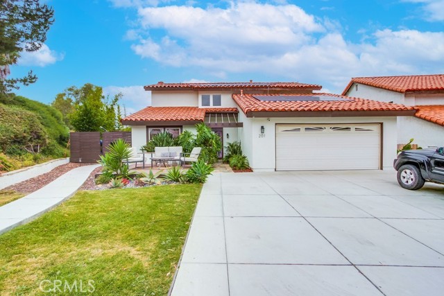 201 Todd Court, Oceanside CA: https://media.crmls.org/medias/c2825081-6c0c-4179-a77a-d51e520c974d.jpg