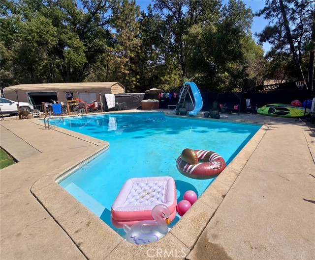 48833 Rock Point Road, Oakhurst CA: https://media.crmls.org/medias/c2825971-dda4-46fa-8f76-cca9d525b4b8.jpg