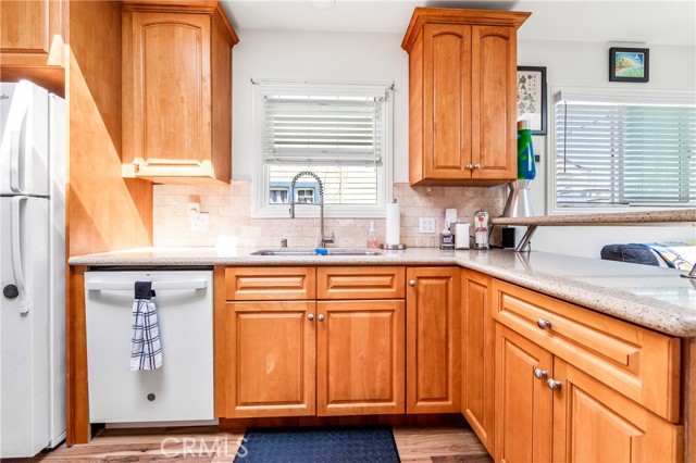 715 Olive Avenue, Huntington Beach CA: https://media.crmls.org/medias/c283b366-89b7-4948-bbad-8333d4ecdd6a.jpg