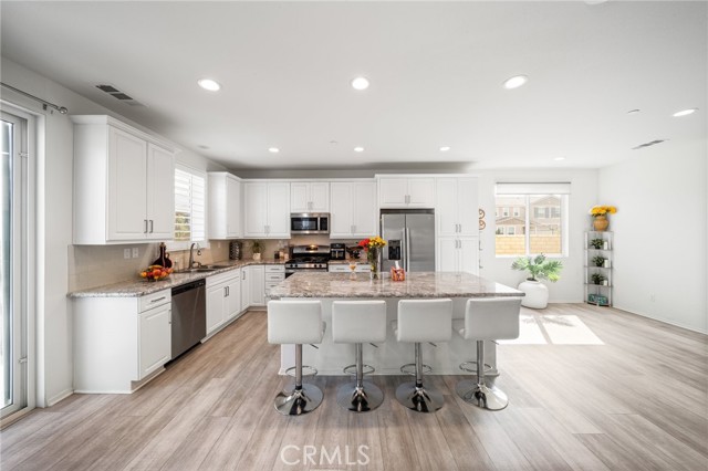 32808 Jaenichen Lane, Menifee CA: https://media.crmls.org/medias/c283e77d-fe3c-466d-ba5b-0e39ed98117d.jpg