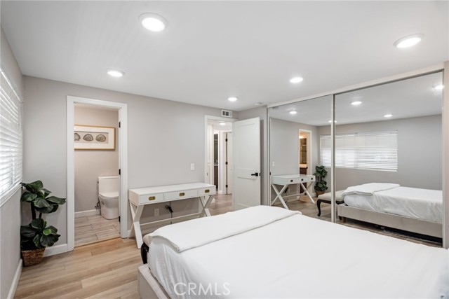2208 The Strand, Manhattan Beach CA: https://media.crmls.org/medias/c2840f19-4770-463d-bd33-6c6e11038b88.jpg