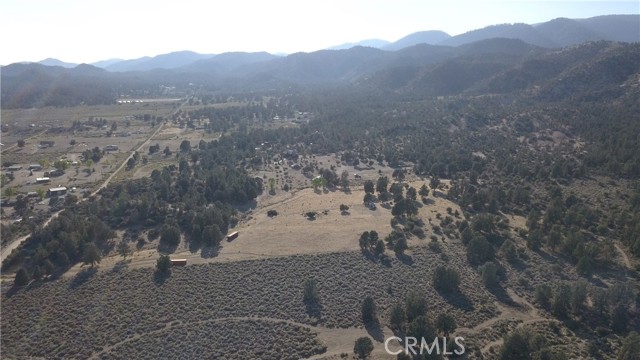 16469 Curtis Trail, Frazier Park CA: https://media.crmls.org/medias/c2848f83-97a5-48f3-b66e-5cb89f35782b.jpg