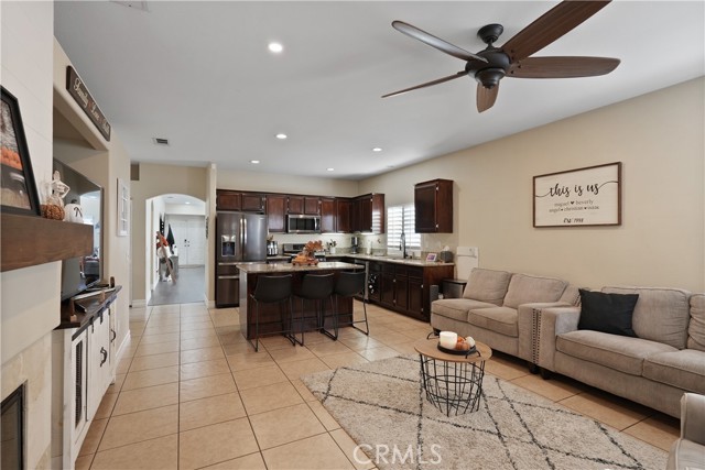 Detail Gallery Image 9 of 43 For 25935 Jumano Dr, Moreno Valley,  CA 92551 - 4 Beds | 2 Baths