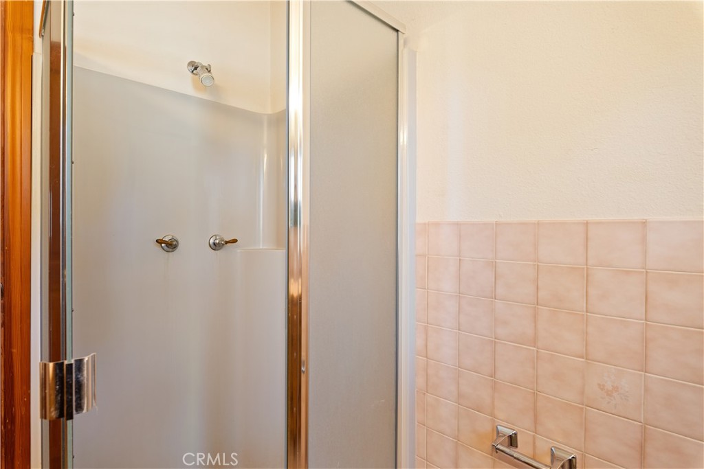https://media.crmls.org/medias/c28512a0-cec6-40b7-a056-c63b08c862f3.jpg?preset=X-Large