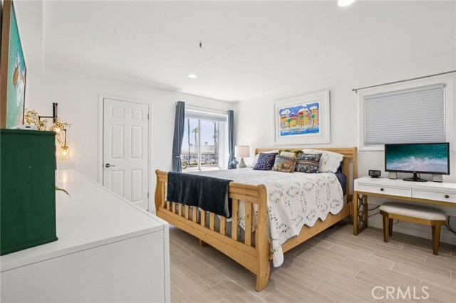 200 Pacific Coast, Huntington Beach CA: https://media.crmls.org/medias/c28546f4-0814-44d4-9f1d-94a653227be8.jpg