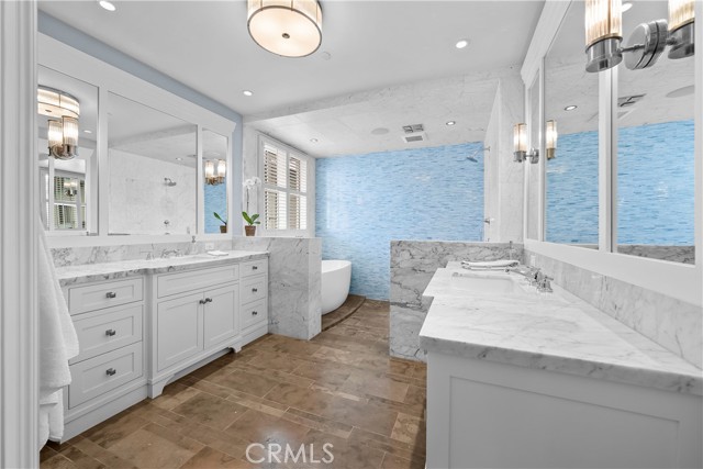 Detail Gallery Image 30 of 52 For 441 28th St, Manhattan Beach,  CA 90266 - 4 Beds | 4/1 Baths