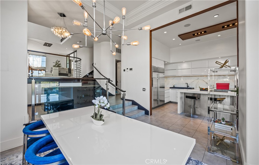 https://media.crmls.org/medias/c2862d07-1fd0-4d37-8b0e-76609f205668.jpg?preset=X-Large