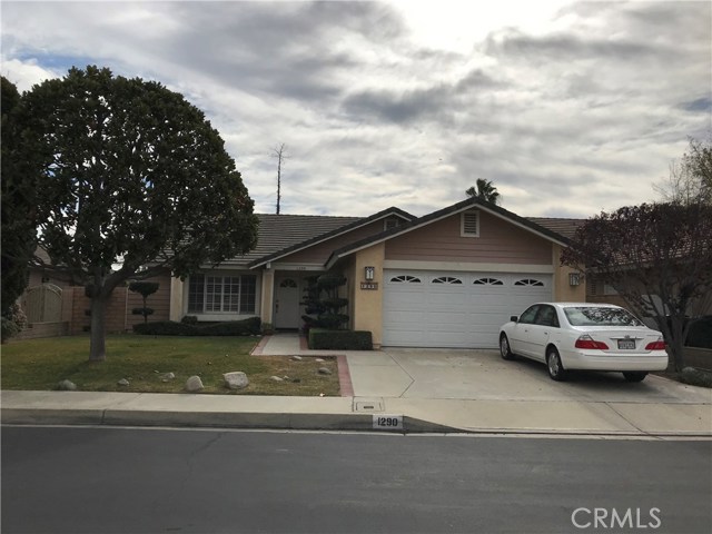 1290 Scenic View St, Upland, CA 91784