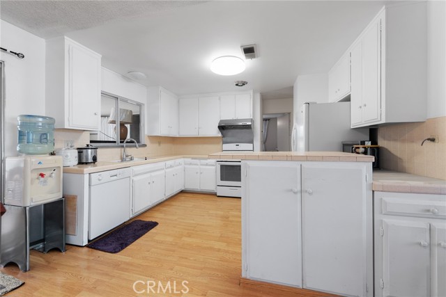 Detail Gallery Image 11 of 25 For 1461 W Mayberry, Hemet,  CA 92543 - 2 Beds | 2 Baths