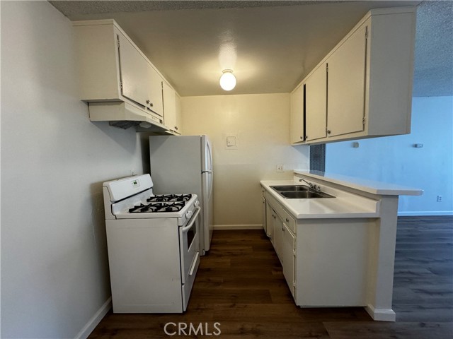 Detail Gallery Image 7 of 14 For 3920 Marathon St #4,  Los Angeles,  CA 90029 - 1 Beds | 1 Baths