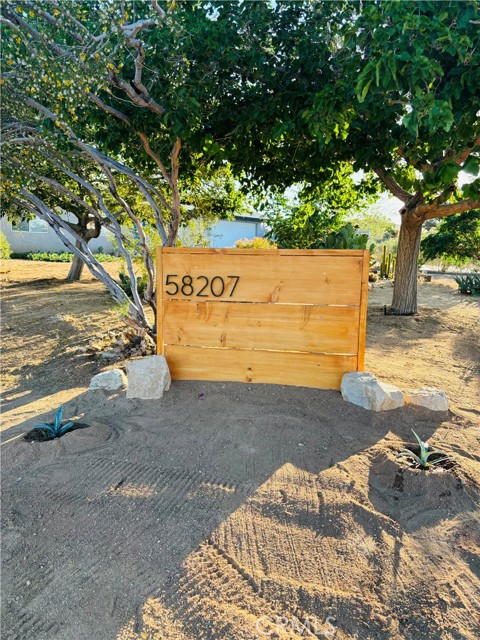 Detail Gallery Image 1 of 19 For 58207 Campanula St, Yucca Valley,  CA 92284 - 3 Beds | 1/1 Baths