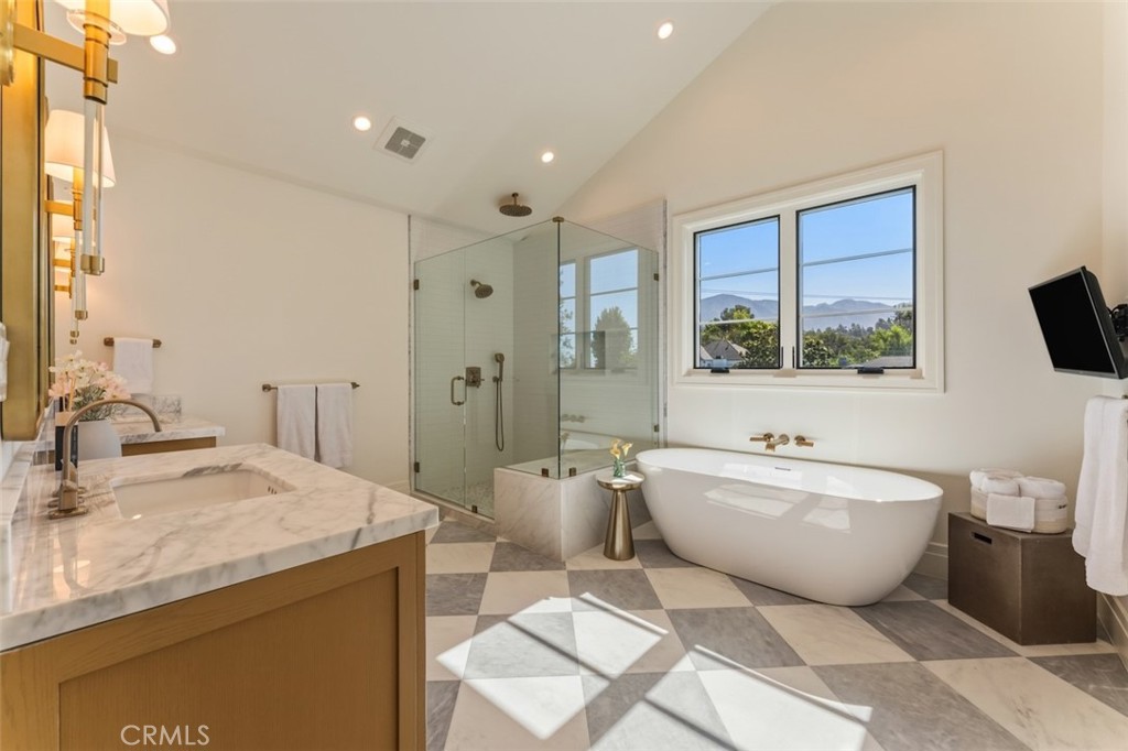 MLS #TR26136556 image #33