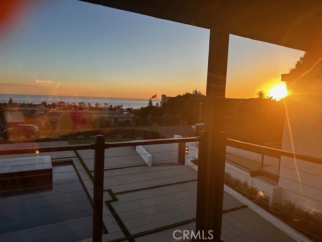 https://media.crmls.org/medias/c2886b3d-7436-4063-b0b9-a9908bdfa32b.jpg?preset=X-Large