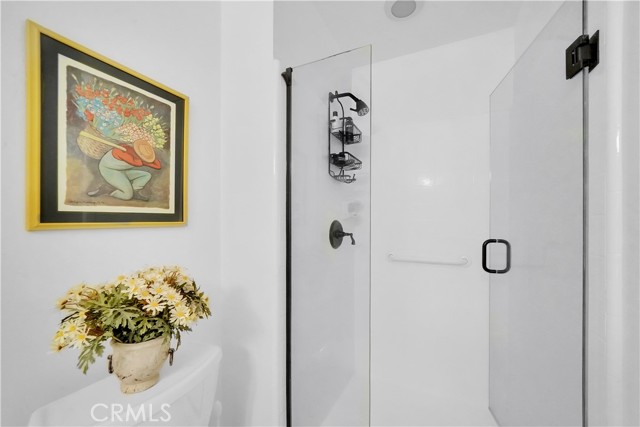 Detail Gallery Image 16 of 30 For 405 Gloucester Dr, Costa Mesa,  CA 92627 - 2 Beds | 2 Baths