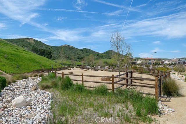 Detail Gallery Image 61 of 72 For 18696 Cedar Crest Dr, Canyon Country,  CA 91387 - 3 Beds | 2/1 Baths
