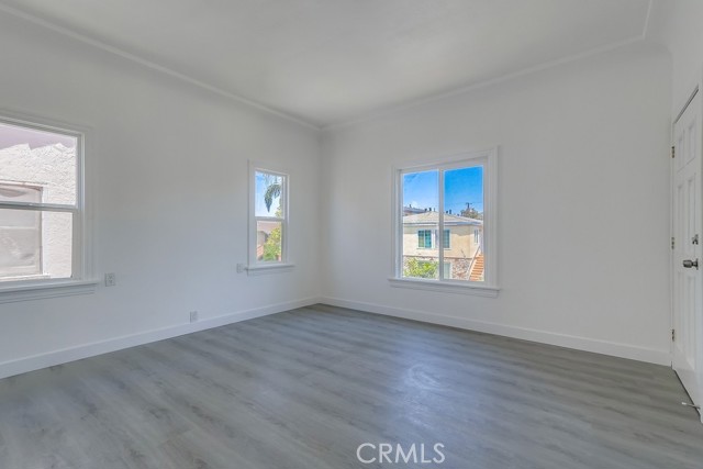 1009 Coronado Avenue, Long Beach CA: https://media.crmls.org/medias/c2893a8b-85da-4732-acea-57d0ba04f0d6.jpg