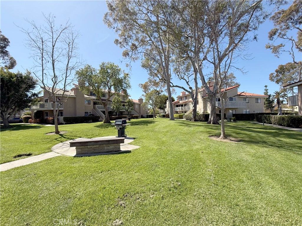 MLS #OC25103475 img 4