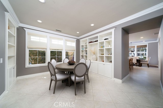 Detail Gallery Image 4 of 49 For 27050 Island Rd, Valencia,  CA 91355 - 5 Beds | 3 Baths